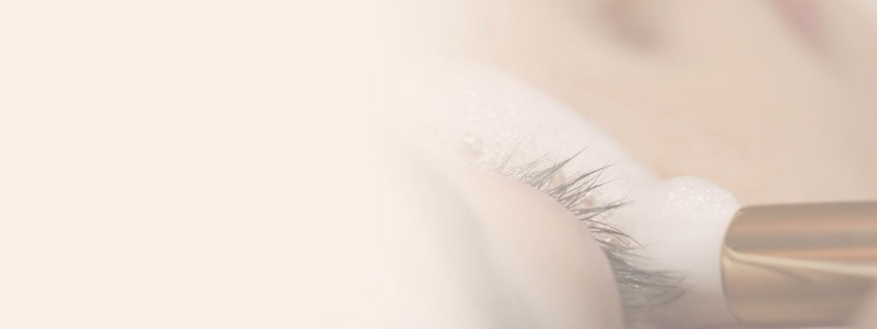 Why You Should Use Cleansing Lash Shampoo